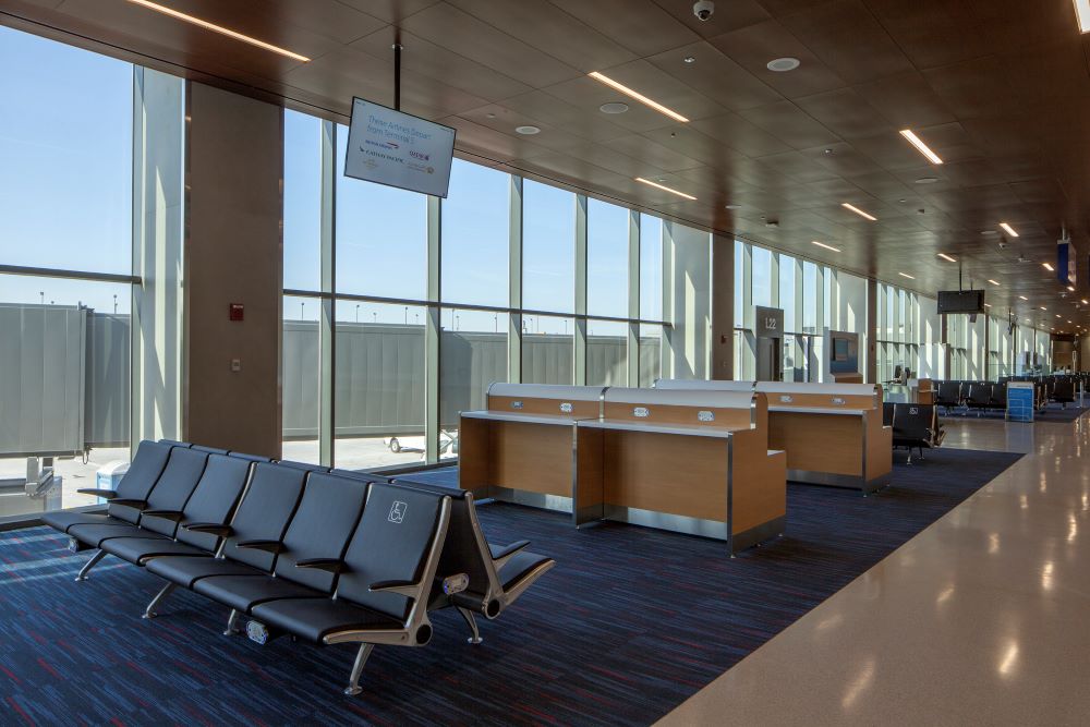 American Airlines Concourse L Stinger - Gate Seating | F.H. Paschen ...